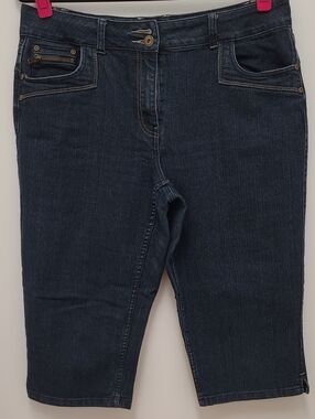 Women's Dark Indigo Cropped Denim Capri Jeans